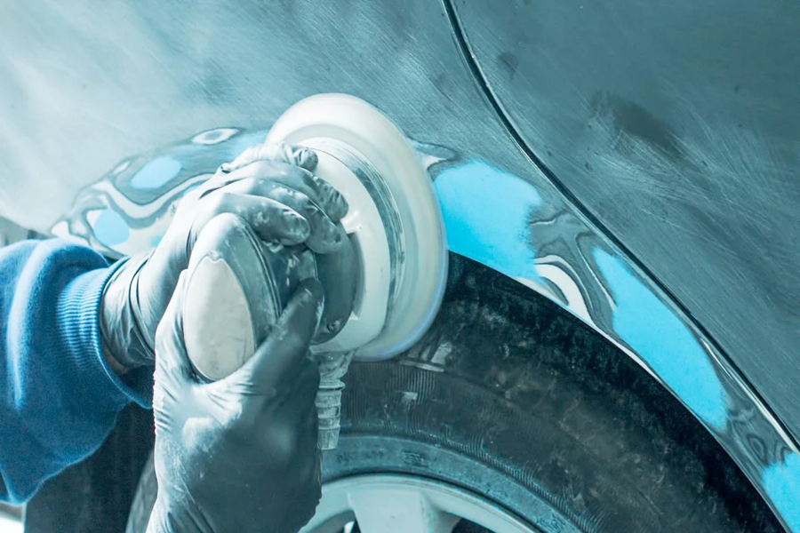 Auto Paint Repair for Aluminum and Plastic Components: Techniques and Challenges