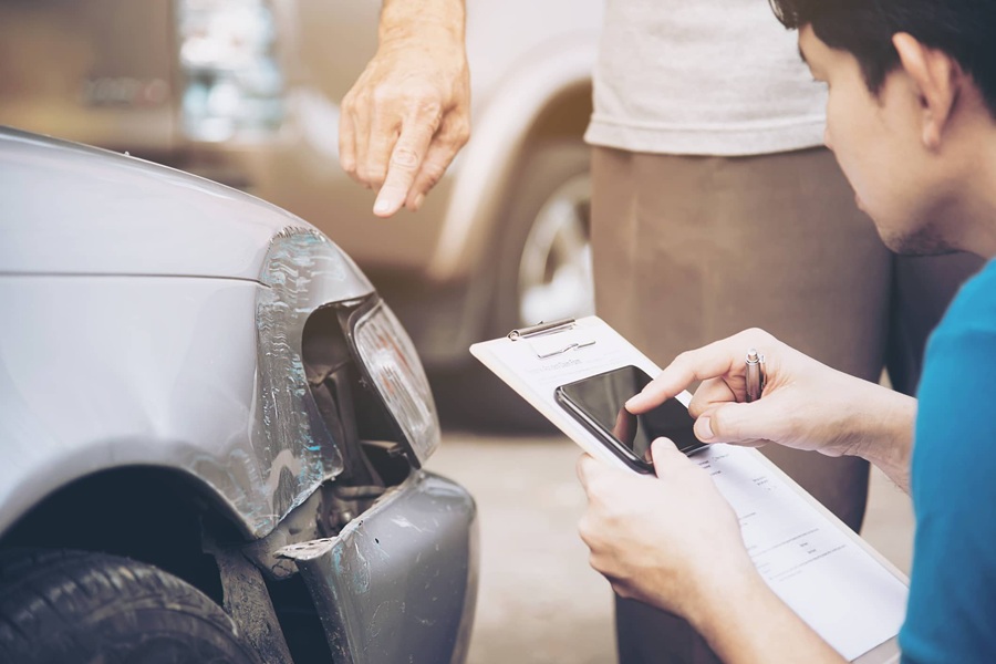 How to Read Auto Body Shop Reviews the Right Way