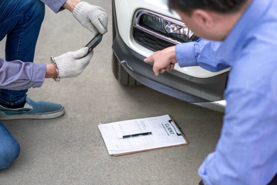 The Complete Car Accident Checklist: What to Do in Order