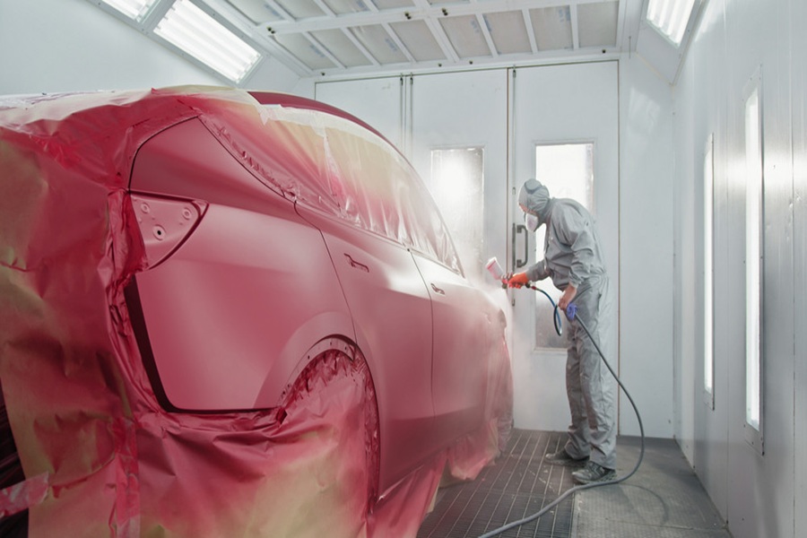 Dealership Body Shop vs. Independent Collision Shop: Which Protects Your Warranty?